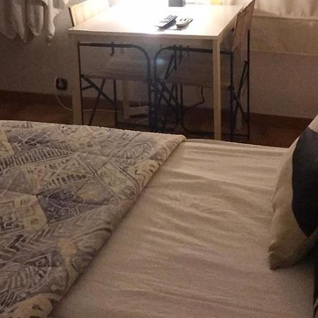 شقة Bed&Coffee - Habitacion En Vivienda Habitual سانتا بولا المظهر الخارجي الصورة