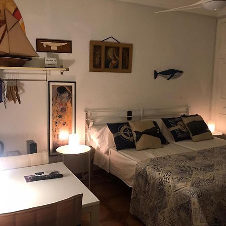 شقة Bed&Coffee - Habitacion En Vivienda Habitual سانتا بولا المظهر الخارجي الصورة